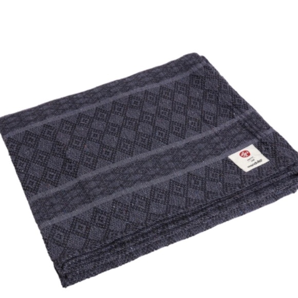 Manduka Recycled Peruvian Cotton/Wool Blend Blanket Meditation Yoga Blanket NWOT - Picture 1 of 6